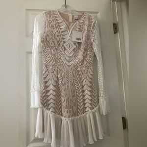 BNWT!! Beautiful Selfie Leslie dress!!